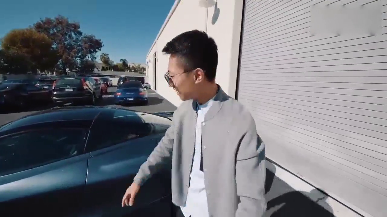 试驾500万的迈凯伦720S，踩一脚油门才知道什么叫会飞的跑车