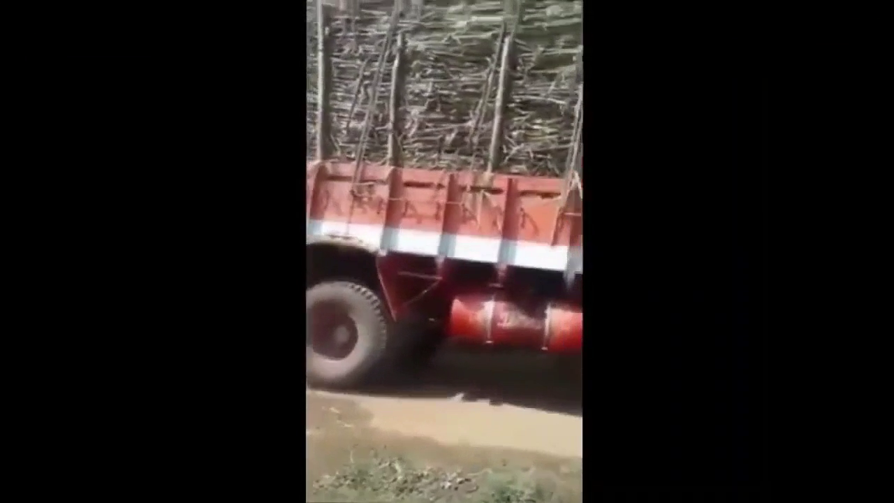 严重超载的卡车，最终的结果