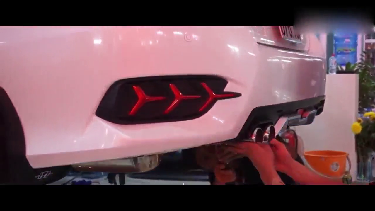 本田思域前后灯光及四出排气改装 这才是跑车该有的样子