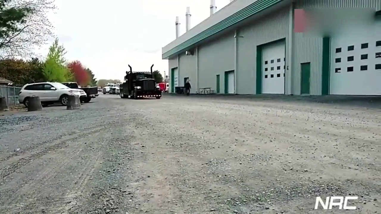 美式卡车彼得皮尔特，纯黑重型拖车，霸气外露！