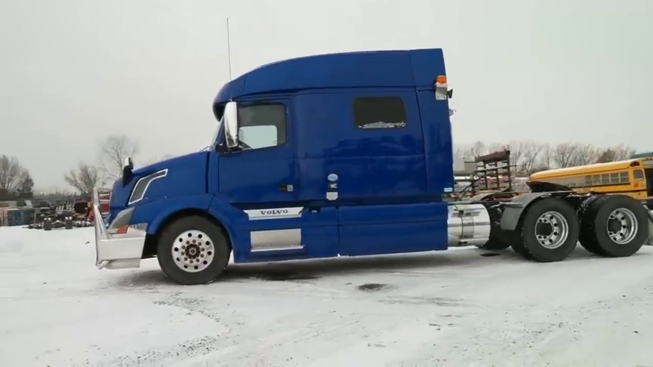 看国外的沃尔沃卡车