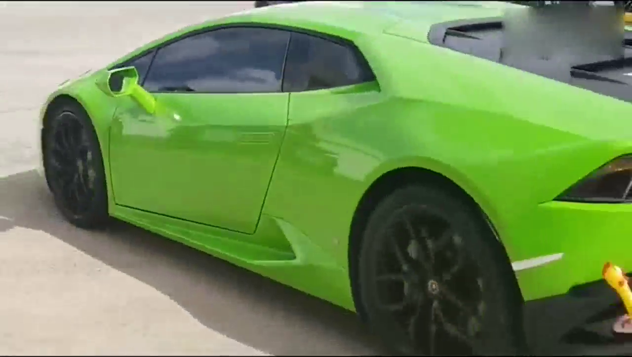 超级跑车的排气管威力有多大，三秒钟之后才是霸气的开始！