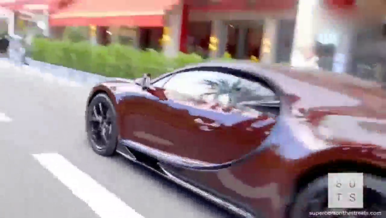 这些超级跑车一出街，没几辆车敢靠近的，刮一下，你就损失几百万