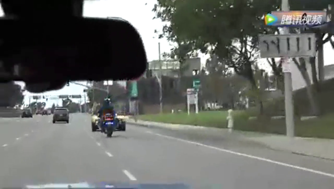 本以为帕加尼跑车要逃跑，没想到是这个结果！