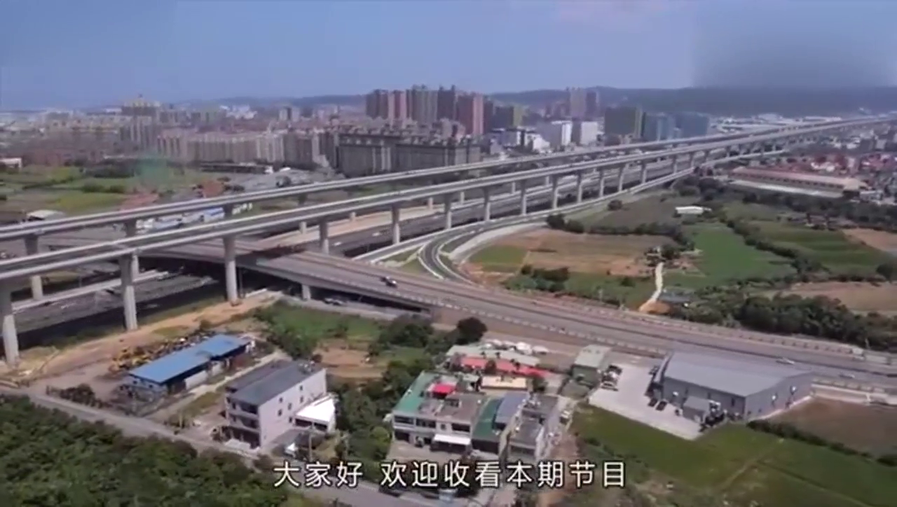 富二代开千万跑车，据说超越布加迪？网友感叹：绝对的土豪！