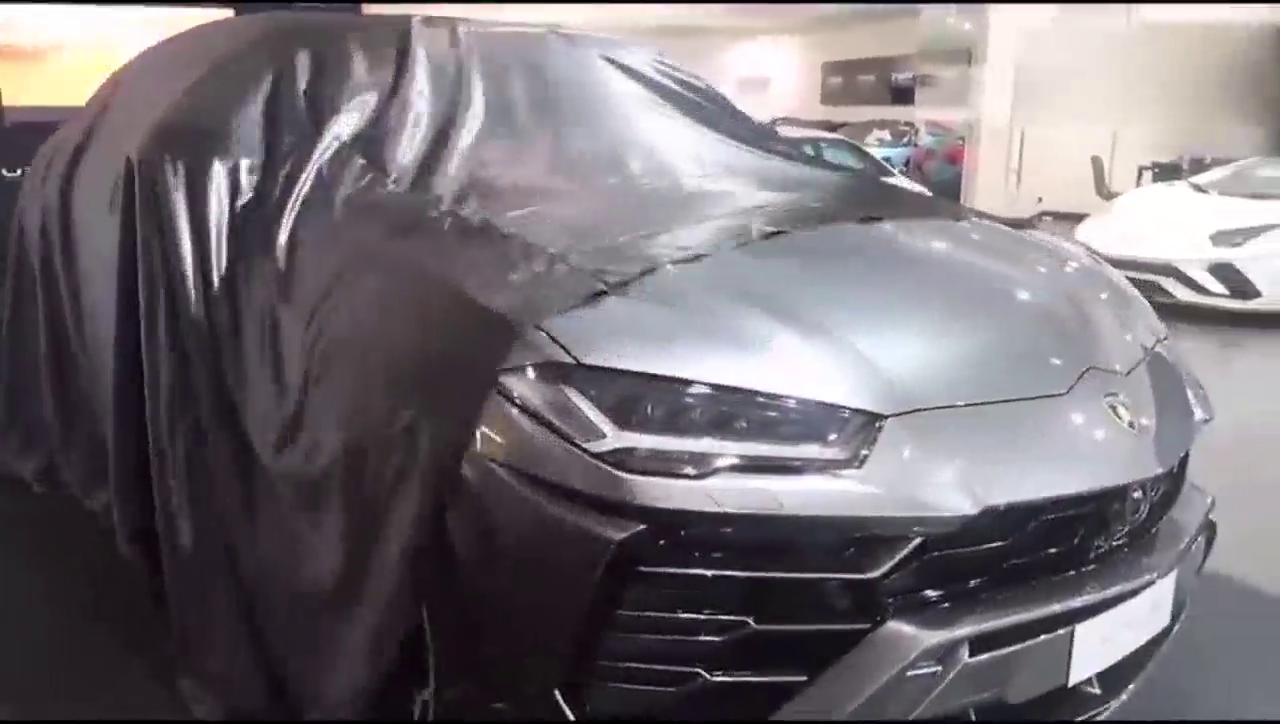 订购兰博基尼跑车送了一个皮箱，打开以后车主乐了！