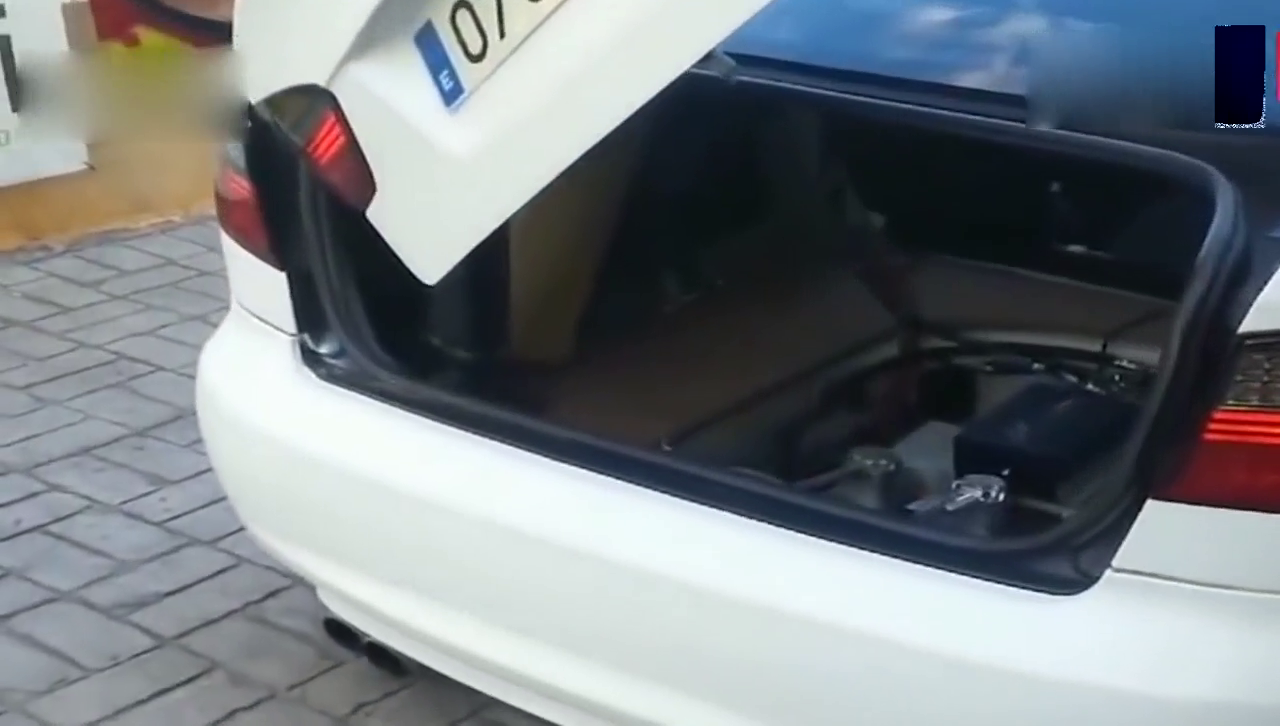 这是改装车里的我最喜欢的一款，瞬间吸引眼球！