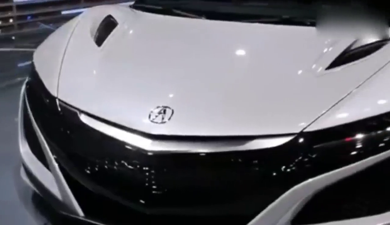 长安大型轿跑SUV首次亮相，翅膀一开BBA就跪下了，合资被吓尿了