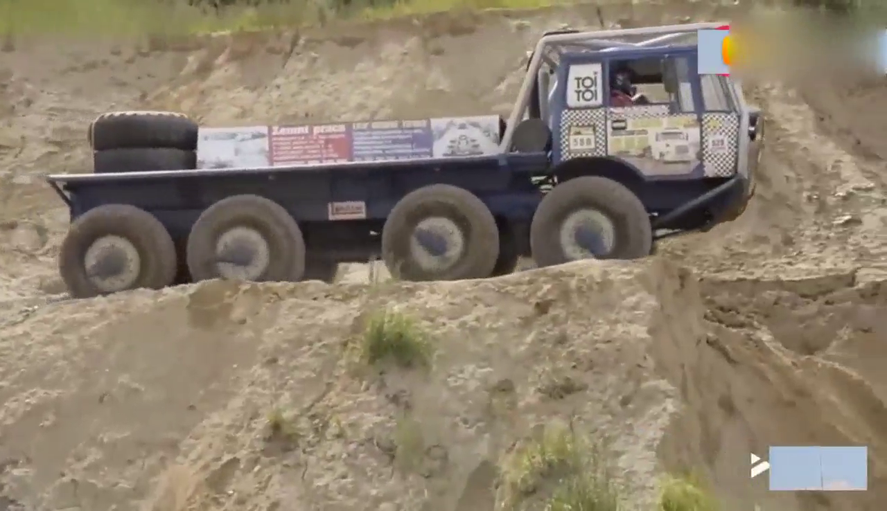 最牛卡车老司机，从来就没有他下不去的坡