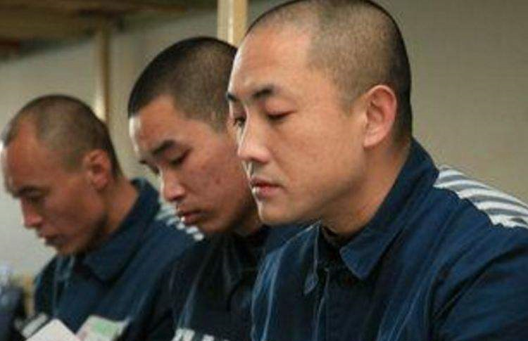 监狱被判无期徒刑的犯人每天到底在监狱里做什么看完感觉心酸