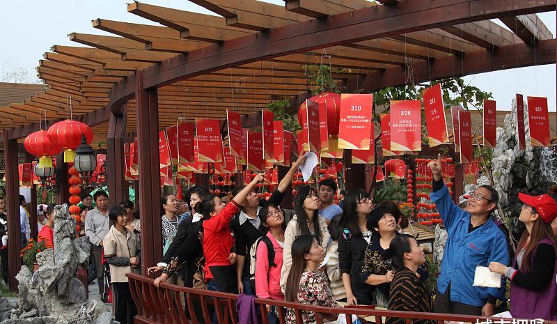 北京南京官话有何不同?被大清定为国语的满语,何以被南京话取代