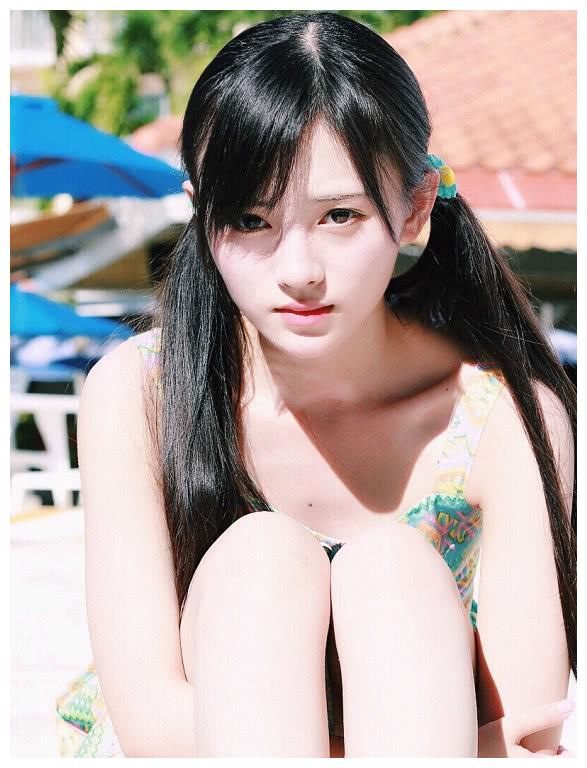 同穿泳装:鞠婧祎A级,杨超越S级,只有她是SS+男女通吃!|鞠婧祎|泳装