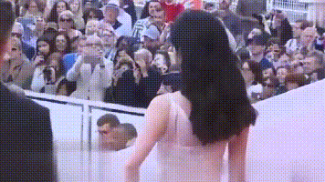 女明星组团去戛纳蹭红毯为哪般？