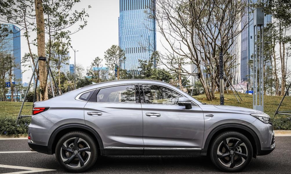 「新车」长安CS85 COUPE上市 官方指导价13.69-16.99万元