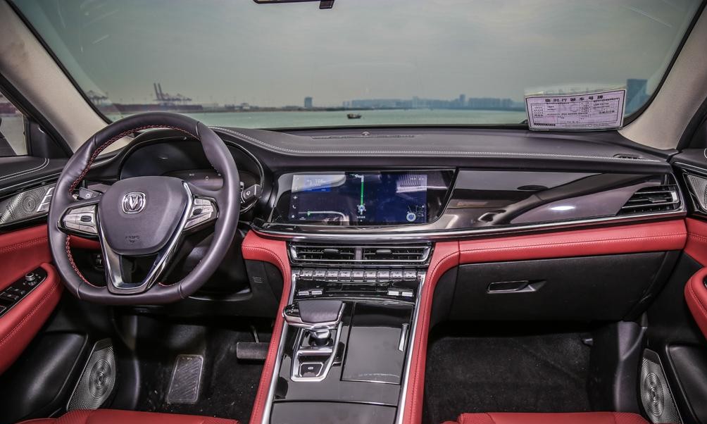 「新车」长安CS85 COUPE上市 官方指导价13.69-16.99万元