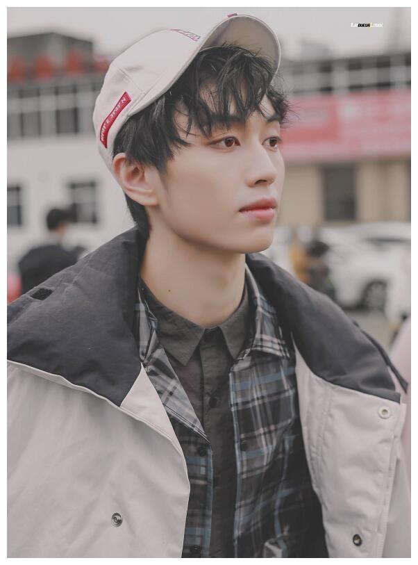 《以团》周艺轩夺冠,赵品霖C位出道,人气班成