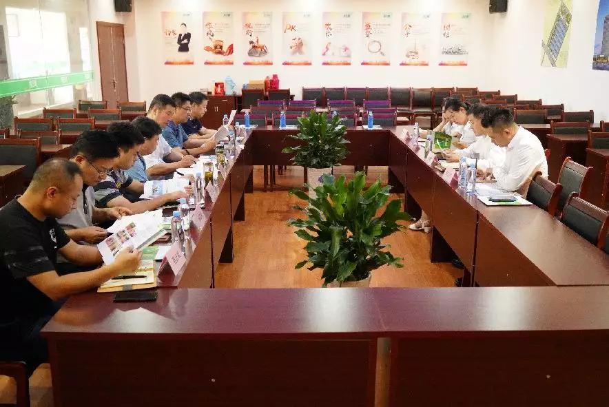 代表联络办主任吴福祥,裕安区人大常委会副主任童晓春,裕安区第五届