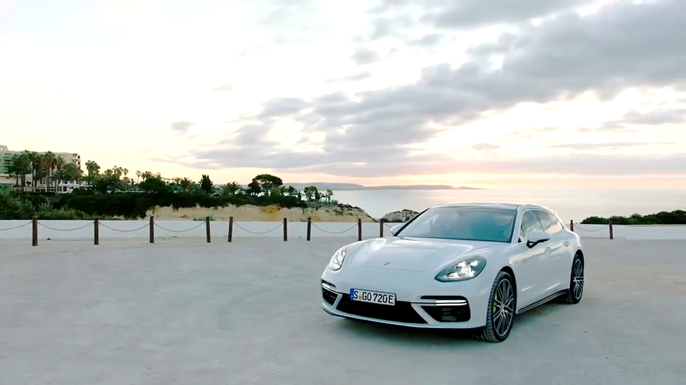 保时捷Panamera涡轮混合动力跑车!见过吗