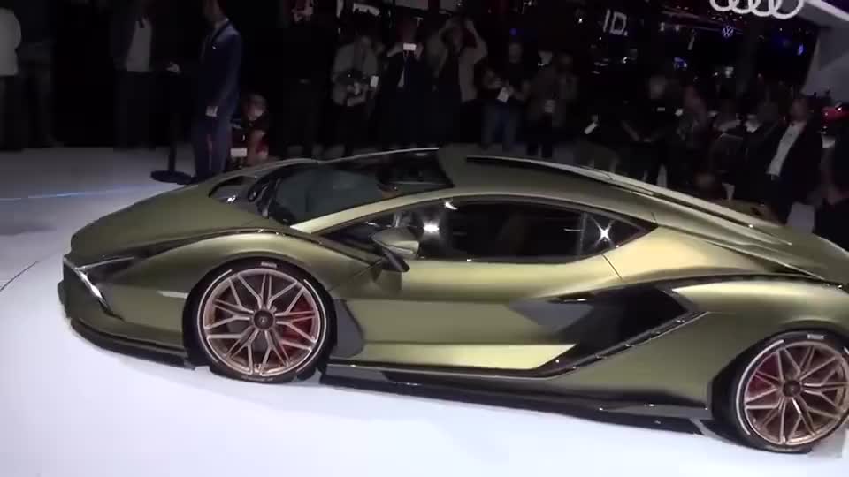 兰博基尼sian的车展这车头也太霸气了真的像野牛一样