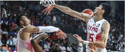 太实在!郭艾伦谈周琦:他回辽宁很好,我俩小时候