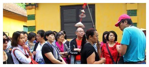 越南女性旗袍开叉到腰，还有什么“怪现象”呢？