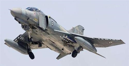 上世纪80年代 中国为何没买美国的F-4鬼怪战斗机