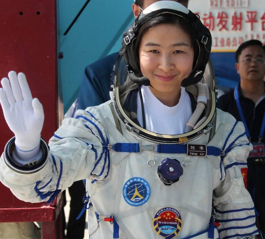 中国首位女宇航员刘洋，为何现在消息全无？现状看了没人不羡慕