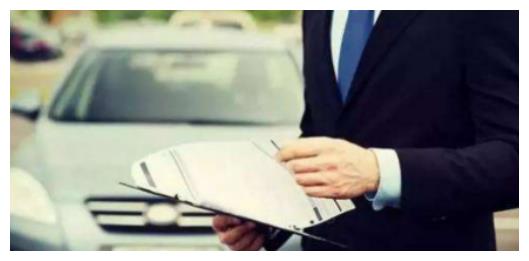 交警提醒：别再白白给保险公司送钱了，有这4种车险就足够了！