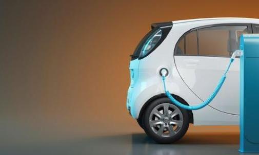 能避让事故却追尾警车，AP辅助驾驶是鸡汤还是毒？