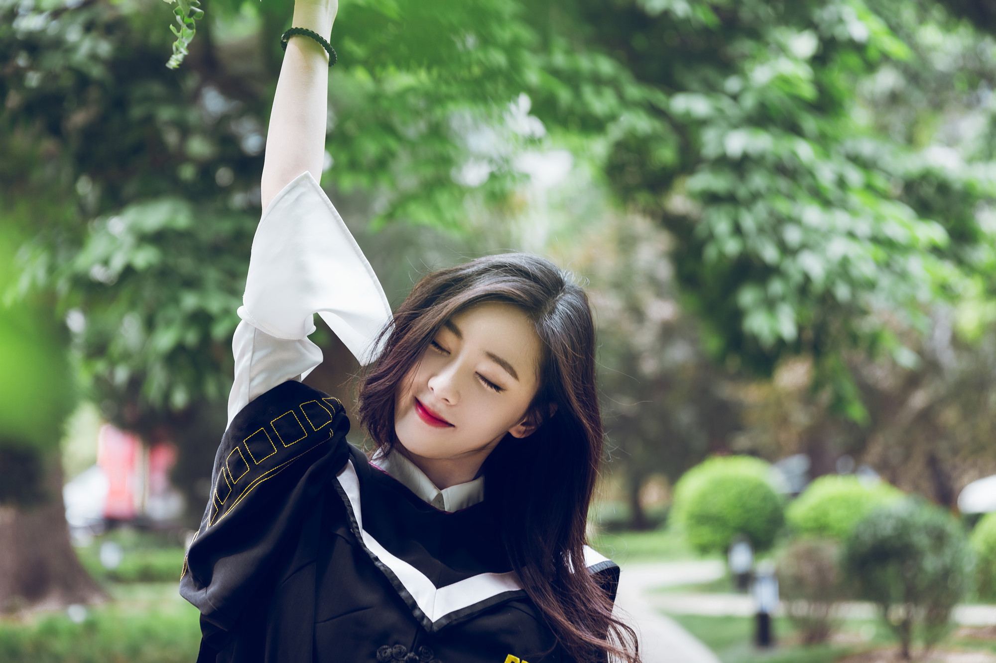 毕业季，元气少女黄家婧校园留念，笑魇清纯甜美