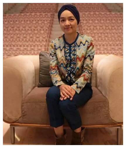 43岁棋后诸宸现状如何？嫁阿拉伯王子放弃国籍，生二胎很“憔悴”