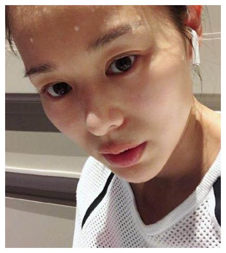 当39岁胡杏儿遇见37岁胡定欣，网友：自然老去的脸看着就舒服