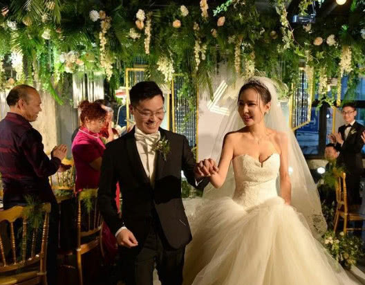 网络小说作者谁的老婆最漂亮？“堂姐”排第一，最后一个让人心酸