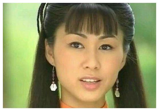 当39岁胡杏儿遇见37岁胡定欣，网友：自然老去的脸看着就舒服