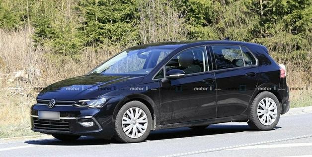 第八代高尔夫实车曝光,是越来越丑,还是越改越靓?