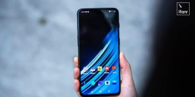 2018年充电速度最快的3台手机半小时即可充满