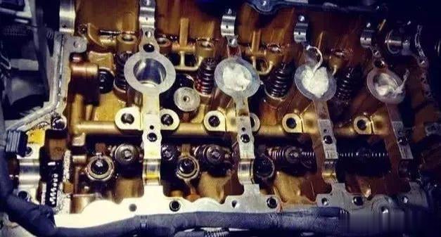 还在相信5千公里就换机油维修工想早点换发动机就这么做