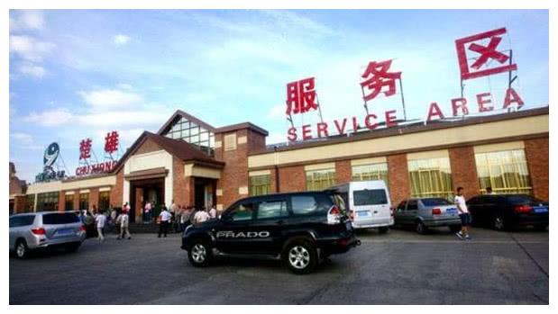 高速上错过了出口怎么办?交警支招:用这种方法不仅安全还合法!
