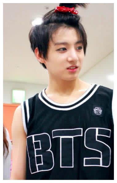 男星反转造型 田柾国忍了 戳爷也忍了 看到吴世勋