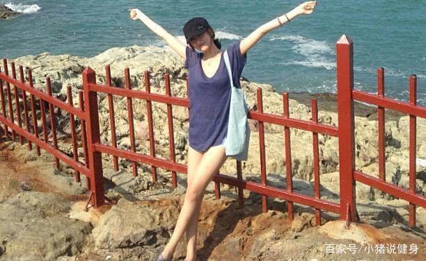 韩国姑娘迷上健身两年时间骨感身材变葫芦形!