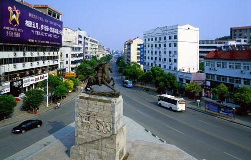 湖北省当阳市2019GDP_湖北省十强县:枣阳市第三,宜昌上榜3个,赤壁无缘(2)