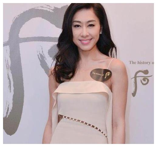 当39岁胡杏儿遇见37岁胡定欣，网友：自然老去的脸看着就舒服