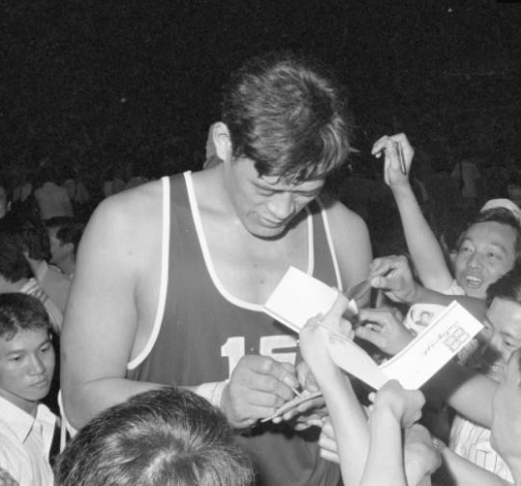 中国篮球史上最强5人,这一位曾隔扣皮蓬!那么