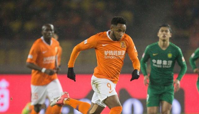 球的无奈!首轮刚过这队就要退赛,顺带足协杯也