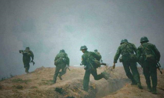 中越战争也是国力的较量,老山前线的越军吃不饱,向解放军要罐头