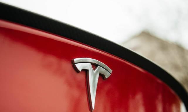 拆开特斯拉，看到7千节“5号电池”，车主：感觉几十万白花了