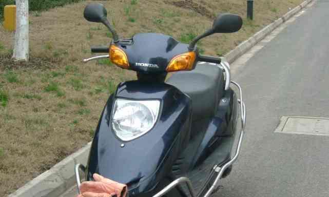 摩托车和电动车哪个更划算？仔细算完后，原来差距这么大