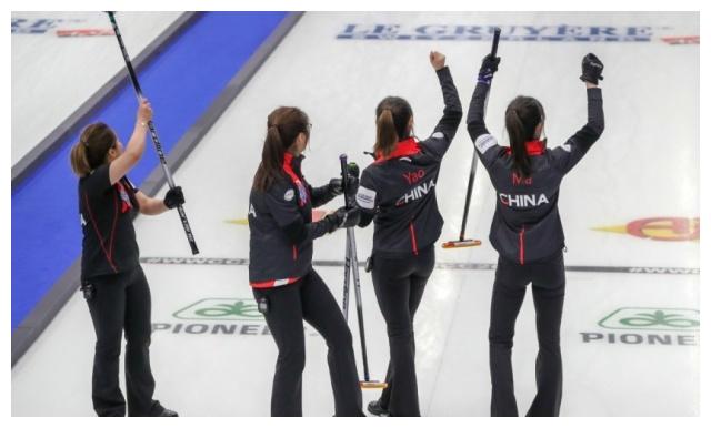 输球提前出线!中国冰壶队4-6日本队,瑞士赢球送