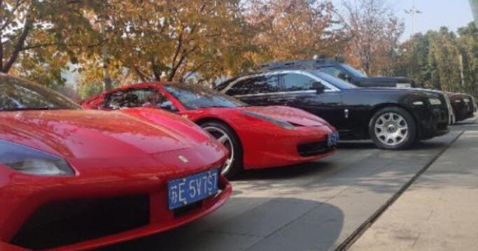 苏州木渎古镇实拍法拉利车友聚会，现场回头率100%！