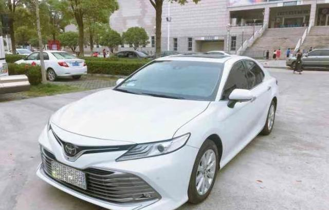 担心君威油耗高,决定入手凯美瑞,跑了800公里后说出实际情况